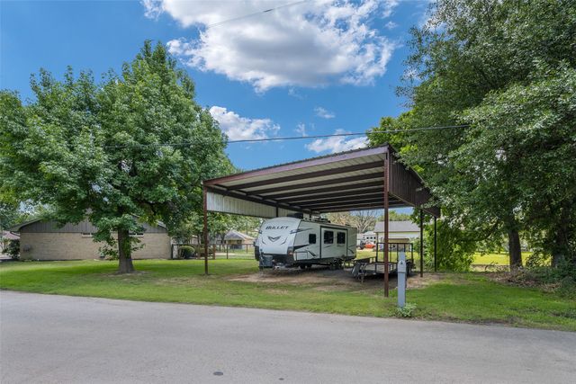18341 Shore Drive, Kemp, TX 75143