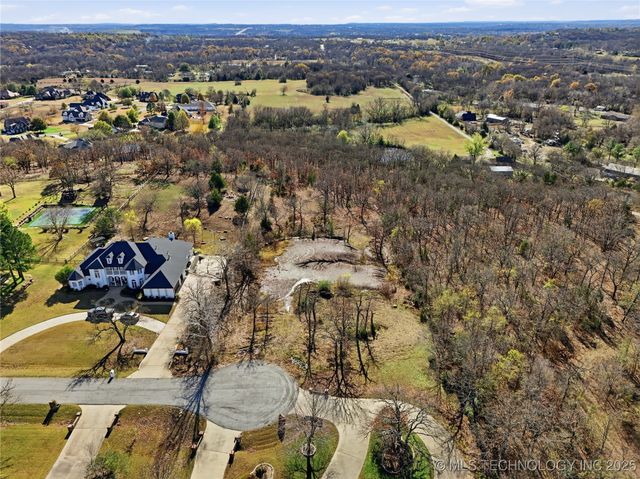 5810 Oak Forest Lane, Tulsa, OK 74131