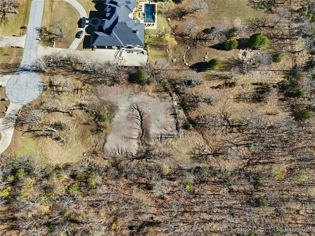 5810 Oak Forest Lane, Tulsa, OK 74131