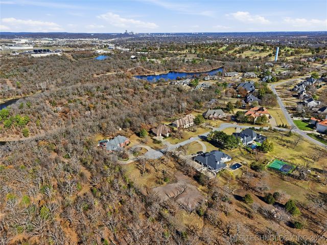 5810 Oak Forest Lane, Tulsa, OK 74131