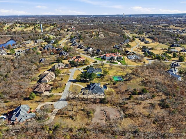 5810 Oak Forest Lane, Tulsa, OK 74131