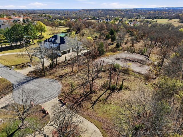 5810 Oak Forest Lane, Tulsa, OK 74131