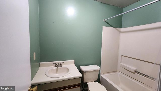 4 NUTMEG DR, Lumberton, NJ 08048