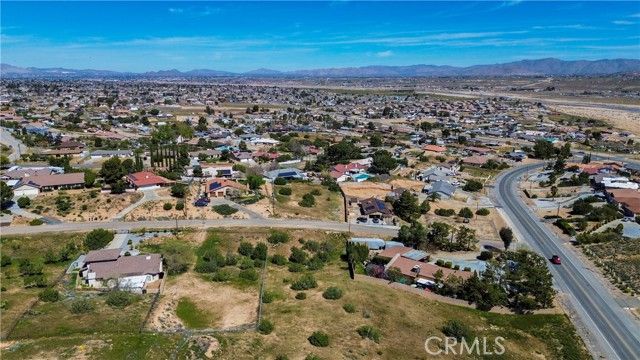 39833319 Plumas, Hesperia, CA 92345
