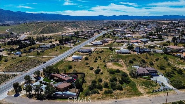39833319 Plumas, Hesperia, CA 92345