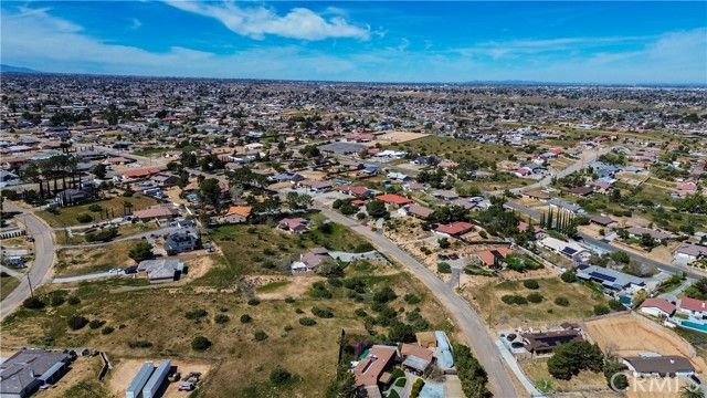 39833319 Plumas, Hesperia, CA 92345