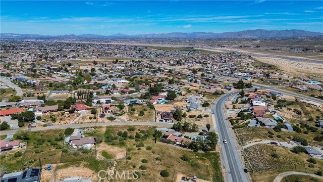 39833319 Plumas, Hesperia, CA 92345
