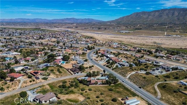 39833319 Plumas, Hesperia, CA 92345