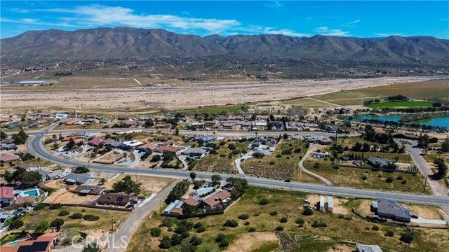 39833319 Plumas, Hesperia, CA 92345