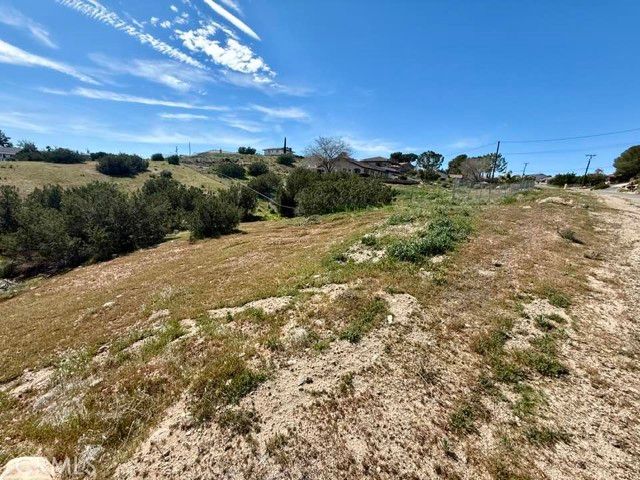 39833319 Plumas, Hesperia, CA 92345