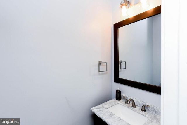 5016 IVORY WALTERS LN SE, Washington, DC 20019