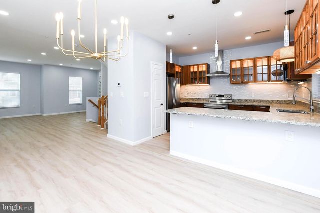 5016 IVORY WALTERS LN SE, Washington, DC 20019