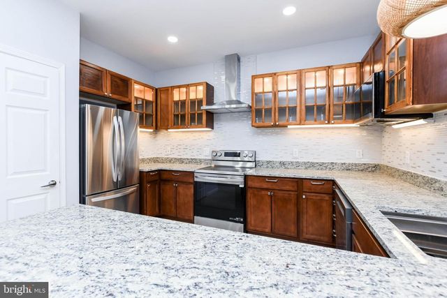 5016 IVORY WALTERS LN SE, Washington, DC 20019