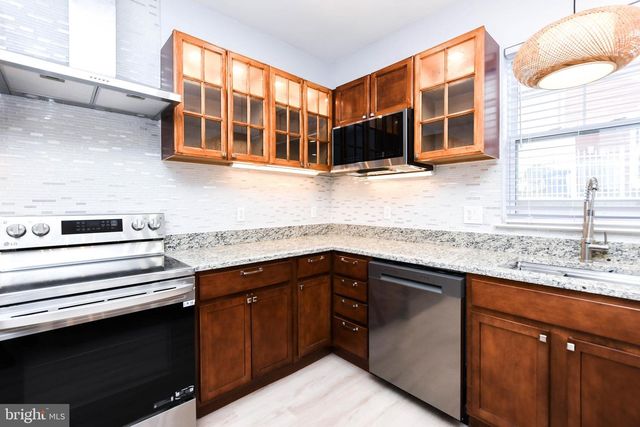 5016 IVORY WALTERS LN SE, Washington, DC 20019