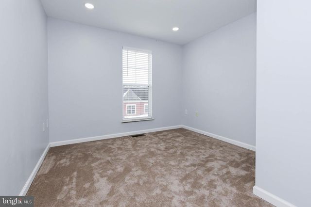 5016 IVORY WALTERS LN SE, Washington, DC 20019