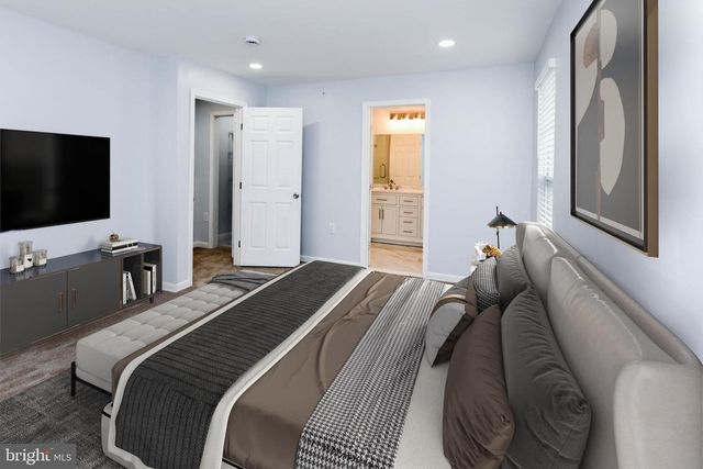 5016 IVORY WALTERS LN SE, Washington, DC 20019