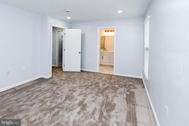 5016 IVORY WALTERS LN SE, Washington, DC 20019
