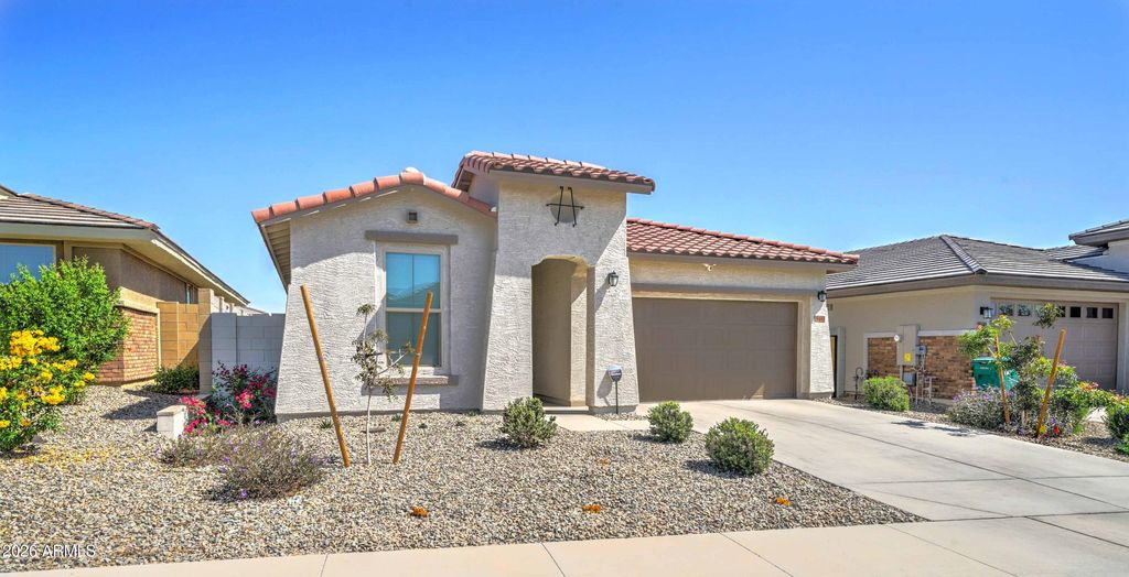 19448 W BADGETT Lane, Litchfield Park, AZ 85340