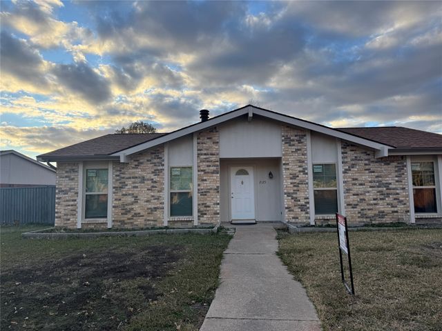 2125 Kings Road, Carrollton, TX 75007