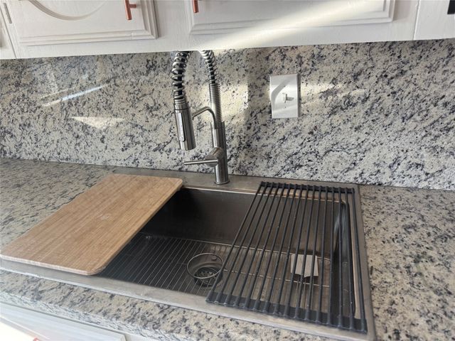 2125 Kings Road, Carrollton, TX 75007