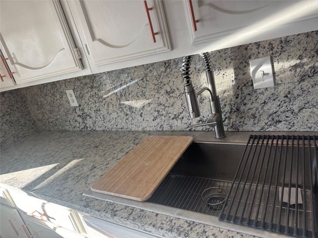 2125 Kings Road, Carrollton, TX 75007