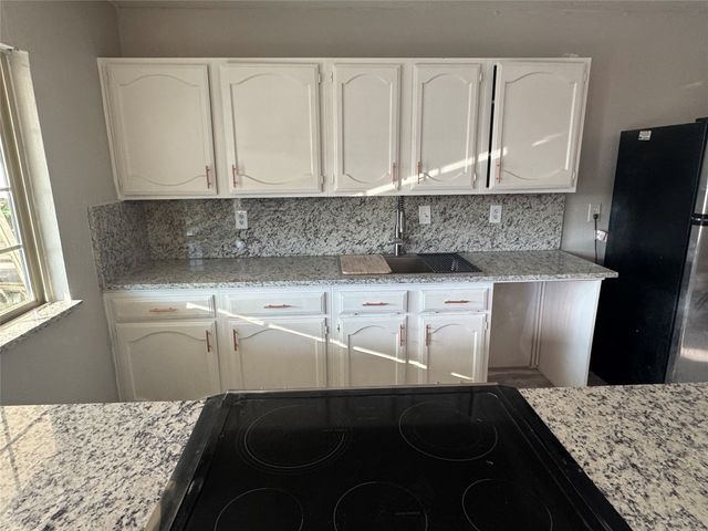 2125 Kings Road, Carrollton, TX 75007