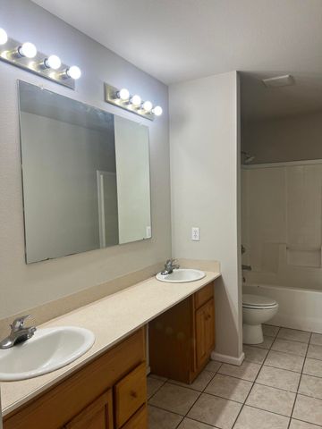 3415 49th Street, B, Lubbock, TX 79413