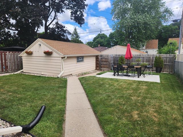 4464 N 68th STREET, Milwaukee, WI 53218