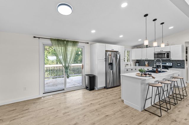 1027 COUNTY ROAD 2505, Moberly, MO 65270