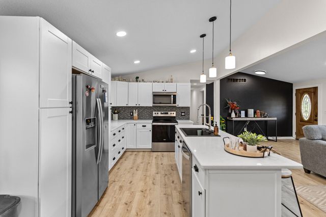 1027 COUNTY ROAD 2505, Moberly, MO 65270