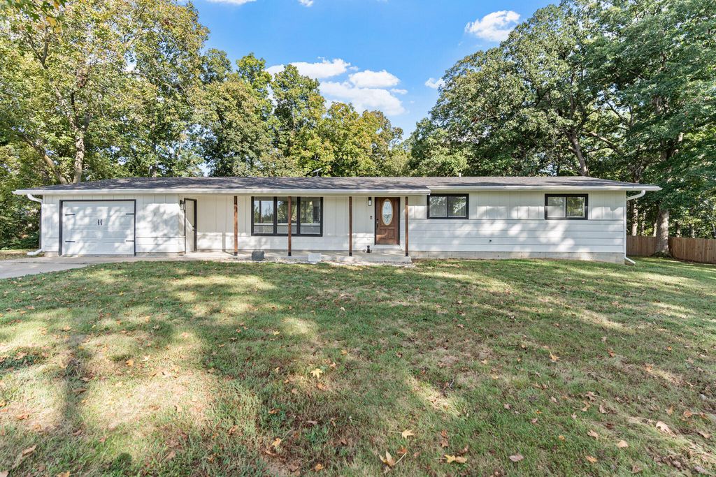 1027 COUNTY ROAD 2505, Moberly, MO 65270