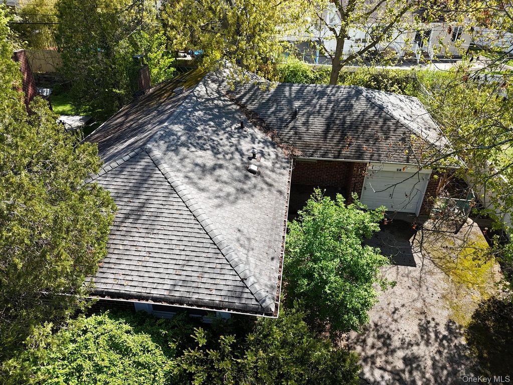 14 Central Park Road, Plainview, NY 11803