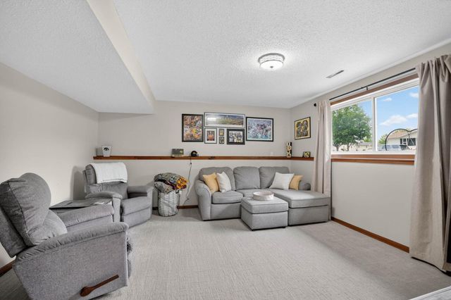 3923 Del Matro Road, Waterloo, IA 50701