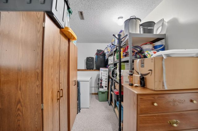 3923 Del Matro Road, Waterloo, IA 50701