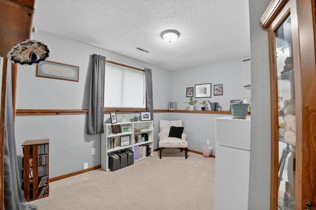 3923 Del Matro Road, Waterloo, IA 50701