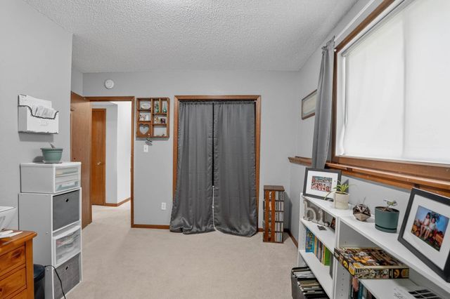 3923 Del Matro Road, Waterloo, IA 50701