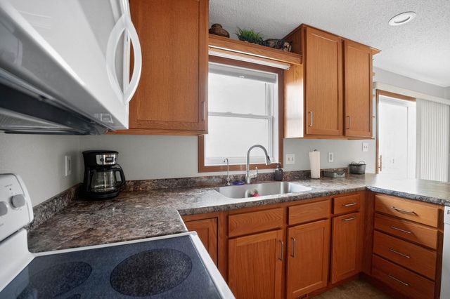 3923 Del Matro Road, Waterloo, IA 50701