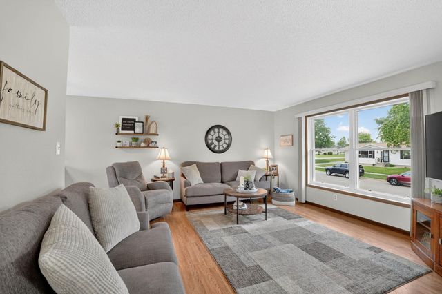 3923 Del Matro Road, Waterloo, IA 50701