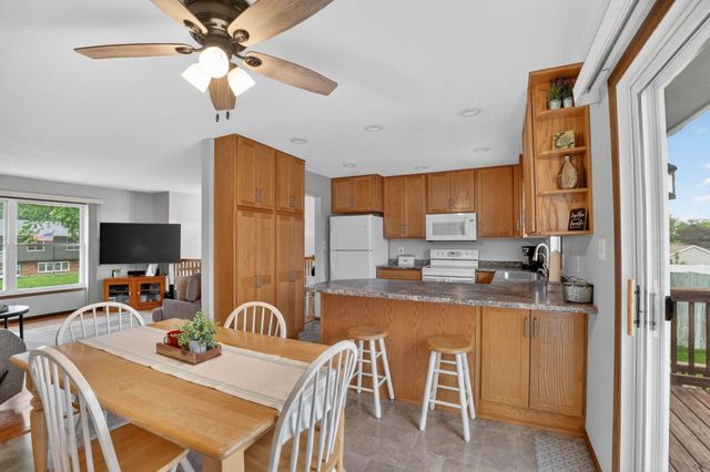 3923 Del Matro Road, Waterloo, IA 50701