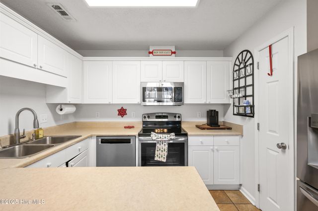 528 Brewster Lane, Wilmington, NC 28412