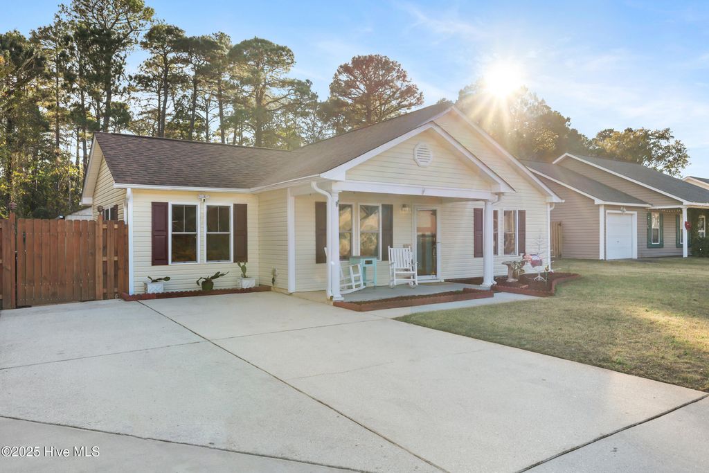 528 Brewster Lane, Wilmington, NC 28412