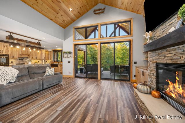 4390 22 Mile Road Nw, Tyrone Twp, MI 49330