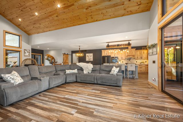 4390 22 Mile Road Nw, Tyrone Twp, MI 49330