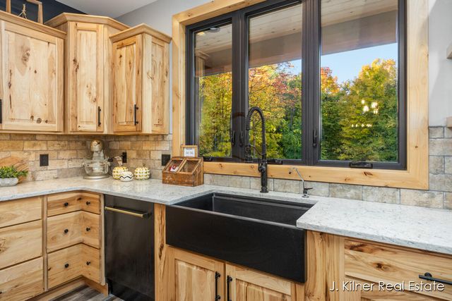 4390 22 Mile Road Nw, Tyrone Twp, MI 49330