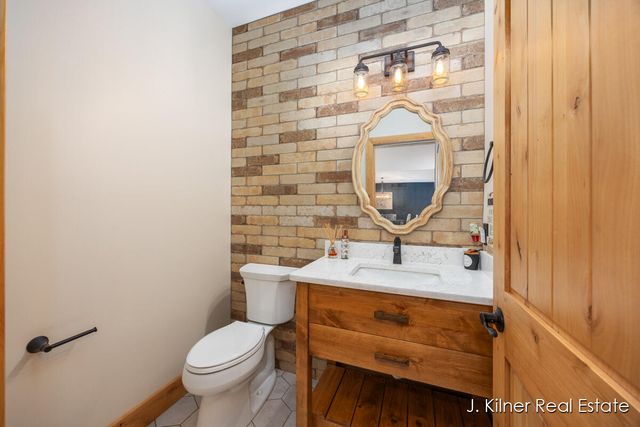 4390 22 Mile Road Nw, Tyrone Twp, MI 49330