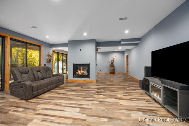 4390 22 Mile Road Nw, Tyrone Twp, MI 49330