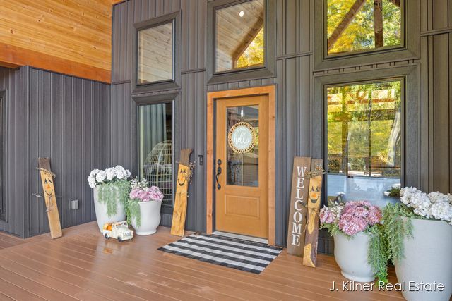 4390 22 Mile Road Nw, Tyrone Twp, MI 49330