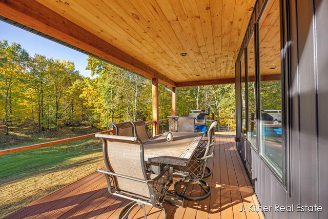 4390 22 Mile Road Nw, Tyrone Twp, MI 49330
