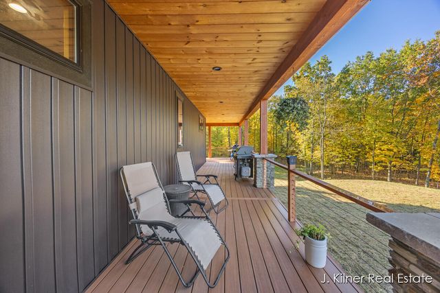 4390 22 Mile Road Nw, Tyrone Twp, MI 49330