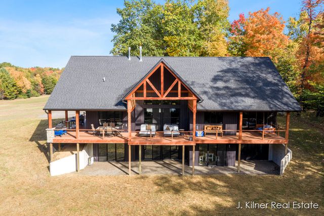 4390 22 Mile Road Nw, Tyrone Twp, MI 49330